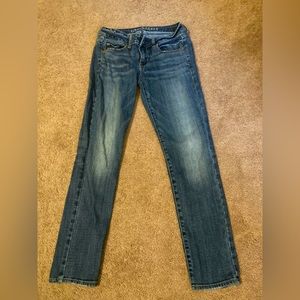 Distressed skinny jeans
